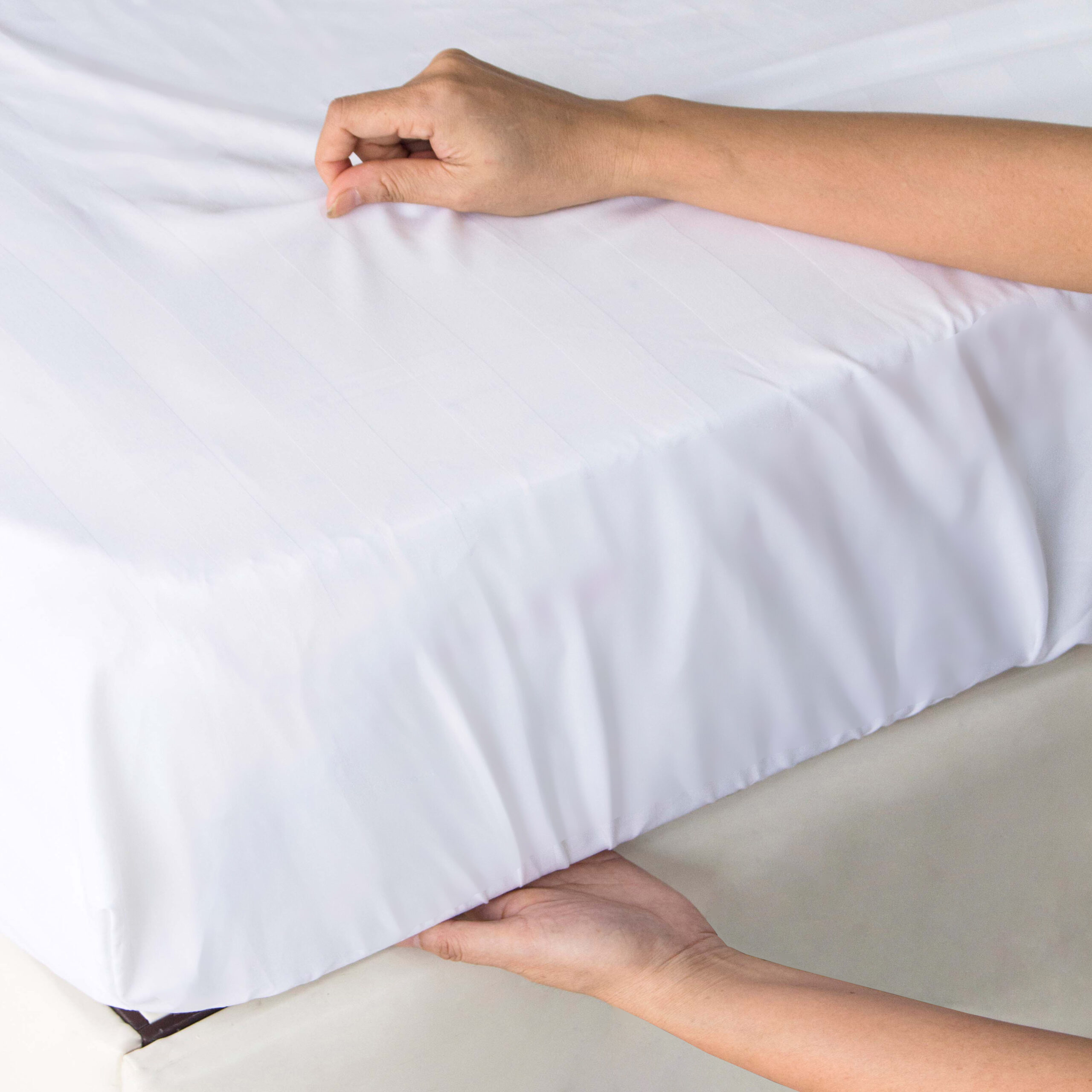 2.3. Ga Bọc Trắng Sọc Chống Nhăn Khách Sạn (Đặt May Theo Yêu Cầu - Giá Tốt)