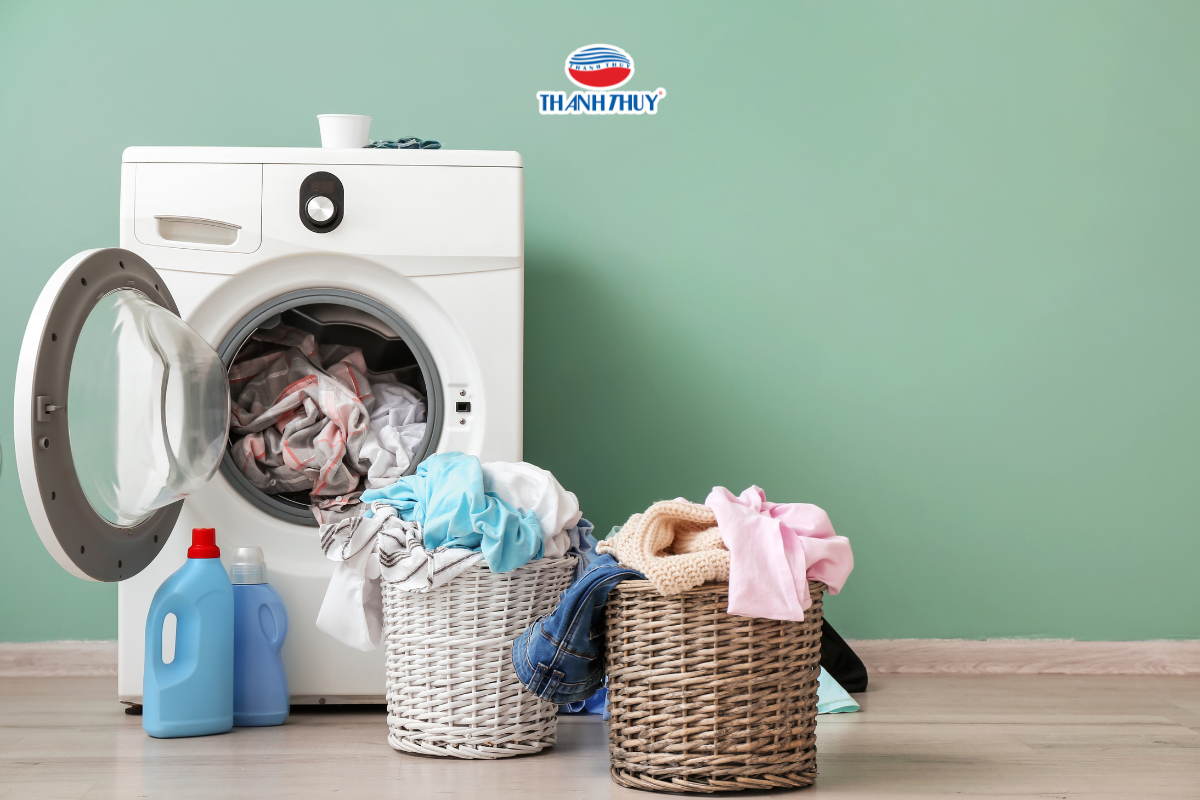 Không nên sử dụng chất tẩy rửa cho vải màu vì sẽ gây hại cho vải