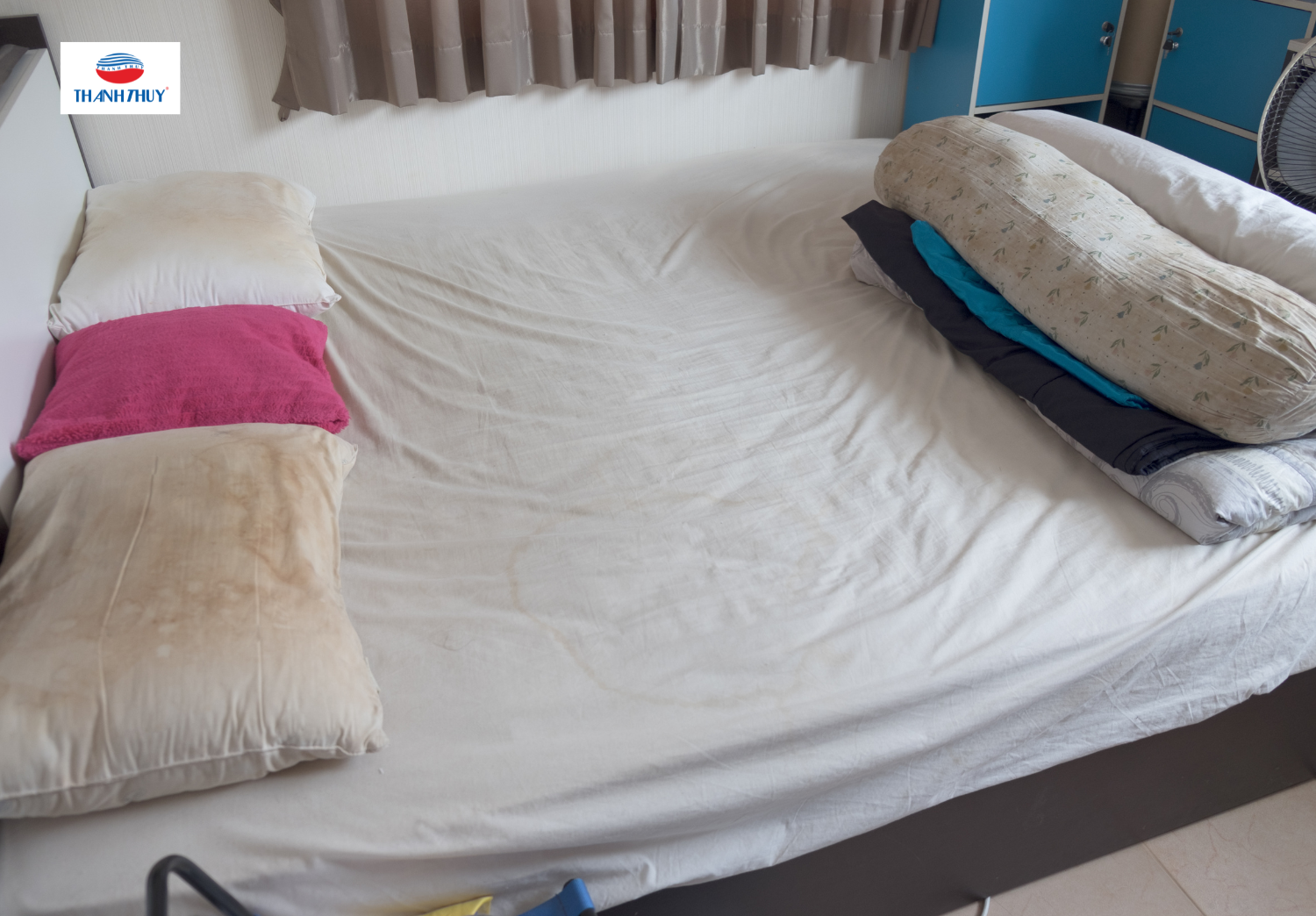 Vết bẩn trên chăn ga gối ảnh hưởng trực tiếp đến sức khỏe của cả gia đình