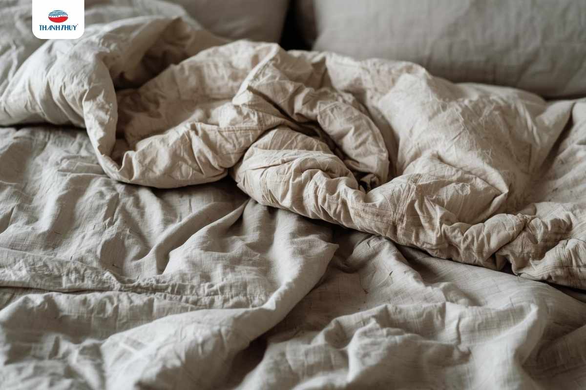 Một bộ chăn ga gối kém chất lượng đến từ Trung Quốc