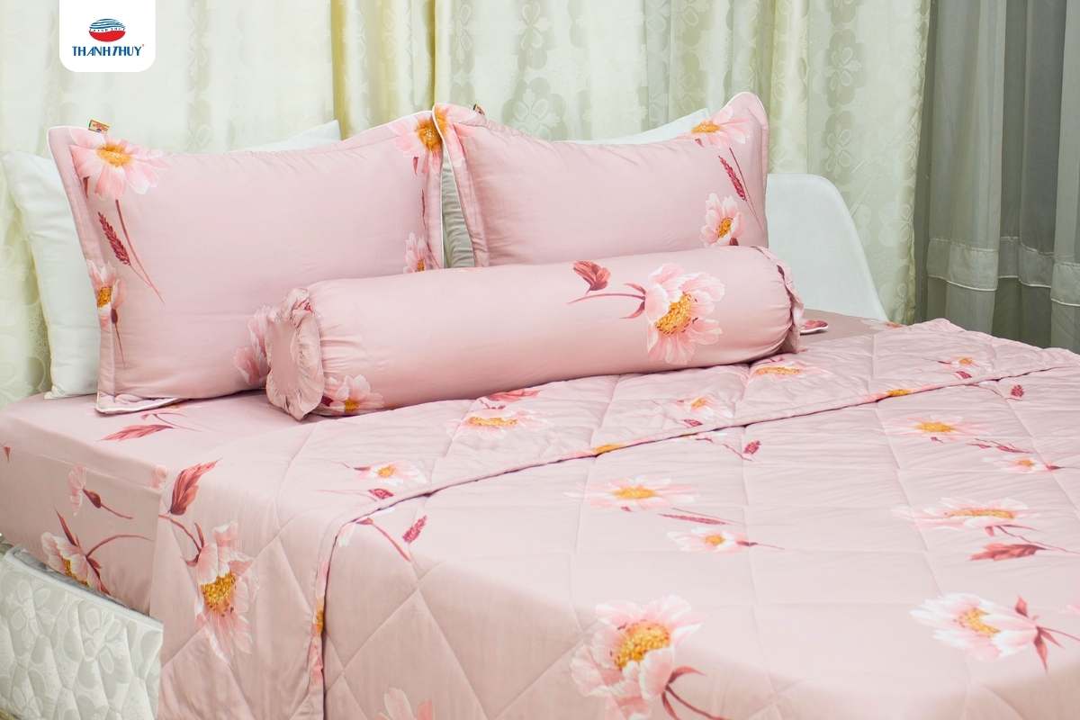 Chăn Ga Gối Đệm Trong Mùa Cưới – Bí Quyết Hoàn Thiện Không Gian Tân Hôn Sang Trọng Và Ấm Áp 12 Bộ chăn ga gối Lụa Modal là một sự lựa chọn hoàn hảo cho các cặp đôi