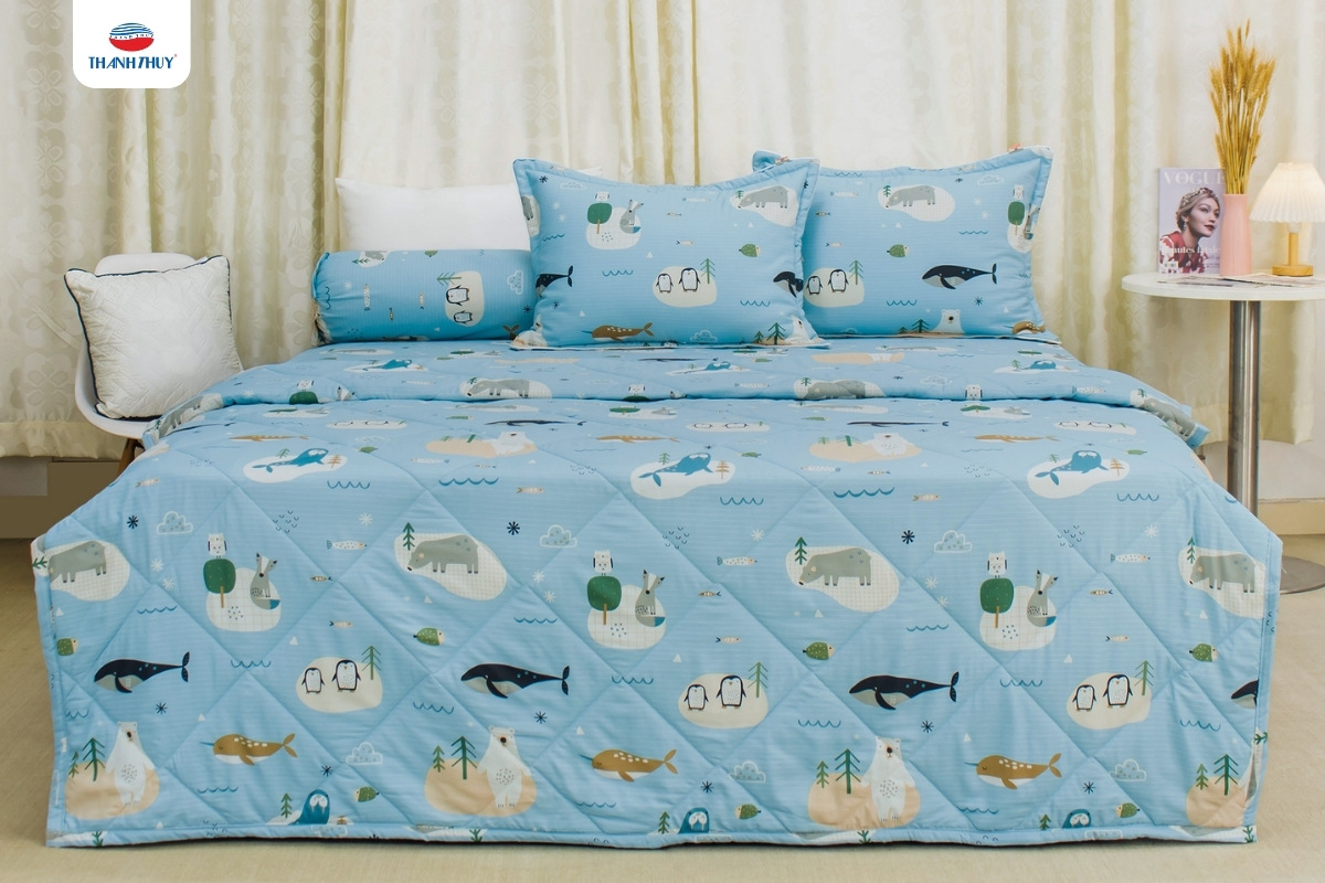 Chăn Ga Gối Đệm Ngày Tết – Gợi Ý Quà Biếu Tinh Tế Cho Gia Đình 9 Thanh Thủy có những mẫu chăn ga gối dễ thương dành cho các bé yêu