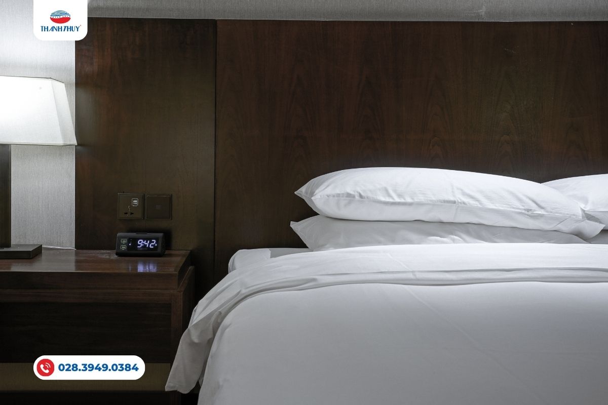 Chăn Ga Gối Đệm Khách Sạn 1 Sao - Bền, Dễ Giặt, Phù Hợp Mô Hình Lưu Trú Cơ Bản 9 Chất liệu microfiber có độ bền cao và ít hư hỏng